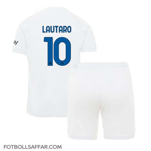 Inter Milan Lautaro Martinez #10 Bortadräkt Barn 2023-24 Kortärmad (+ Korta byxor)